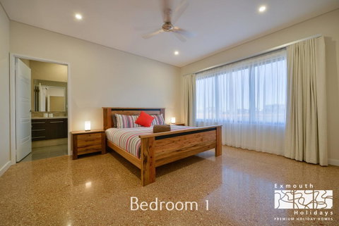 27 Kestrel Place - With Pool And Jetty - Accommodation Cooktown 7