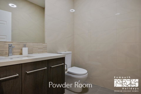 27 Kestrel Place - With Pool And Jetty - Accommodation Cooktown 14