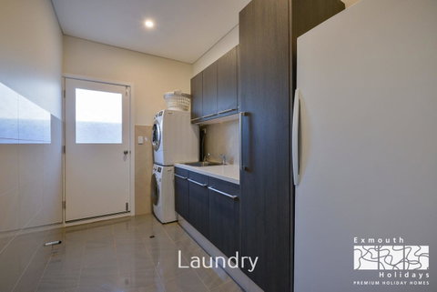 27 Kestrel Place - With Pool And Jetty - Accommodation Cooktown 15