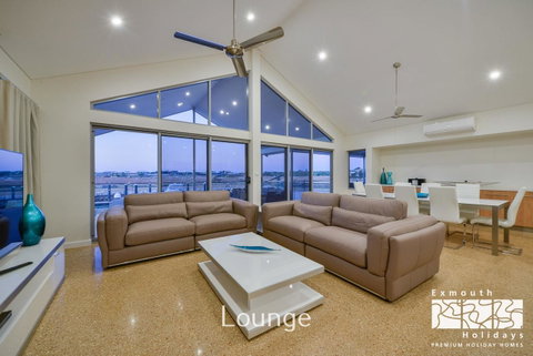 27 Kestrel Place - With Pool And Jetty - Accommodation Cooktown 1