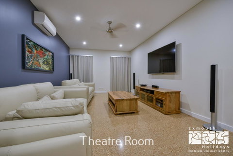 27 Kestrel Place - With Pool And Jetty - Accommodation Cooktown 6