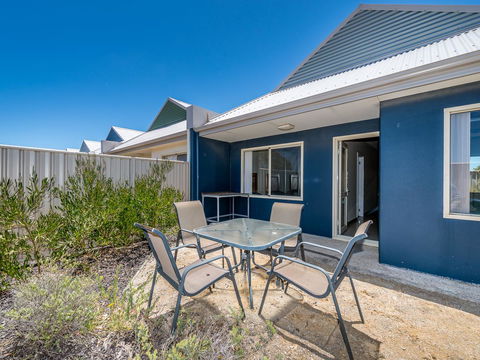 Seafront Unit 60 - Accommodation Cooktown 1