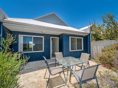 Seafront Unit 60 - Accommodation Cooktown 8