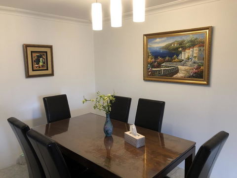 Charming Quiet Lodge-2 Minutes Walk To Shopping Complex - Accommodation Cooktown 4