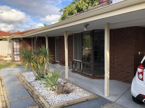 Charming Quiet Lodge-2 Minutes Walk To Shopping Complex - Accommodation Cooktown 24