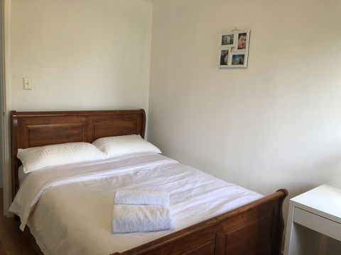 Charming Quiet Lodge-2 Minutes Walk To Shopping Complex - Accommodation Cooktown 19