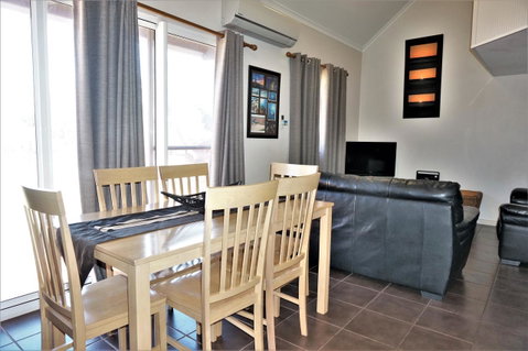 Osprey Holiday Village Unit 113 2 Bedroom - Accommodation Cooktown 3
