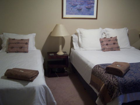 Scarborough - Oceanview 2 Bed, 2 Bathroom Apartment - Accommodation Cooktown 12