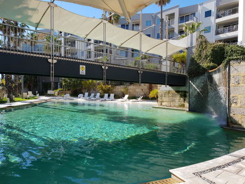 Scarborough - Oceanview 2 Bed, 2 Bathroom Apartment - Accommodation Cooktown 9
