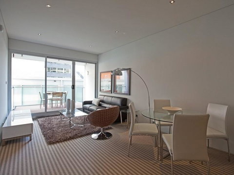 Astra Apartments Perth - Zenith - Accommodation Cooktown 4