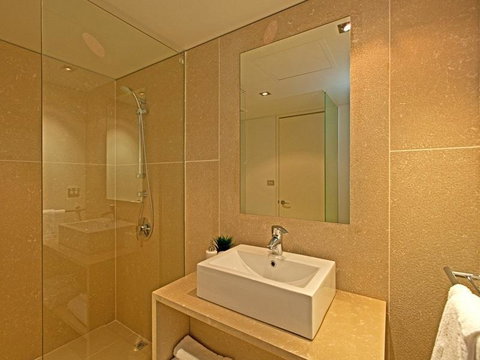 Astra Apartments Perth - Zenith - Accommodation Cooktown 2