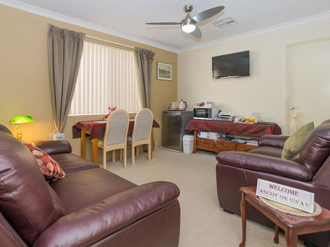 Ascot On Swan Bed & Breakfast - Accommodation Cooktown 4
