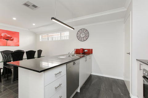 Perth Comfy Stays - Accommodation Cooktown 14