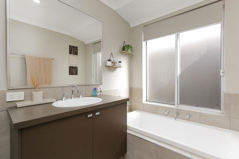 Perth Comfy Stays - Accommodation Cooktown 38