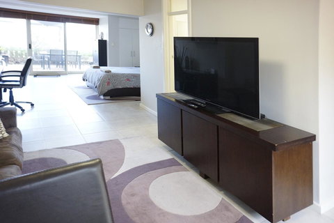 Studio 4 - Ground Floor Fremantle Apartment - Accommodation Cooktown 7