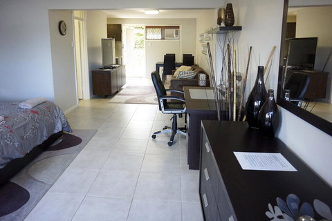 Studio 4 - Ground Floor Fremantle Apartment - Accommodation Cooktown 11