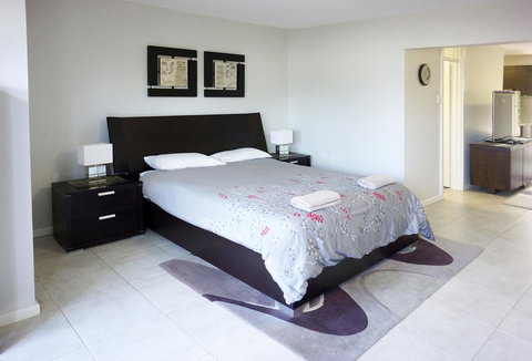 Studio 4 - Ground Floor Fremantle Apartment - Accommodation Cooktown 14