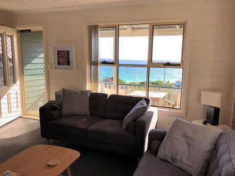 BINALONG BEACH COTTAGE Beachfront At Bay Of Fires Next To Restaurant - Accommodation Cooktown 12