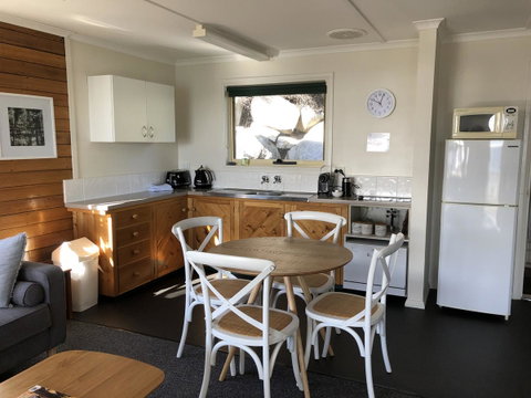 BINALONG BEACH COTTAGE Beachfront At Bay Of Fires Next To Restaurant - Accommodation Cooktown 18
