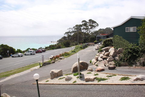 BINALONG BEACH COTTAGE Beachfront At Bay Of Fires Next To Restaurant - Accommodation Cooktown 19