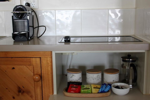 BINALONG BEACH COTTAGE Beachfront At Bay Of Fires Next To Restaurant - Accommodation Cooktown 11