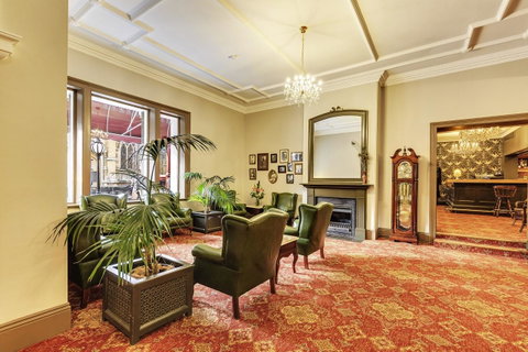 Hadley\'s Orient Hotel - Accommodation Cooktown 12