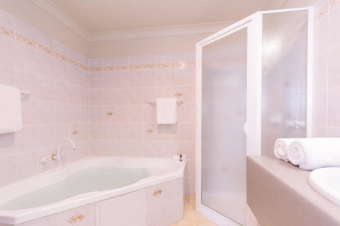 Hadley\'s Orient Hotel - Accommodation Cooktown 40