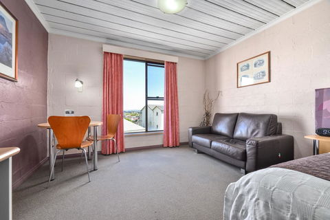 Balmoral On York - Accommodation Cooktown 0