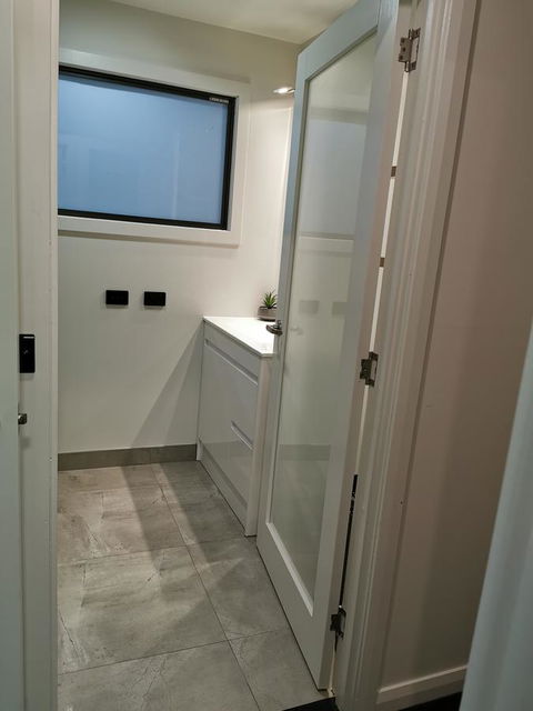 Youngtown Executive Apartments - 2BR Included, Free Parking & Wifi, Sofa Bed & Cot Fee Applies - Accommodation Cooktown 39