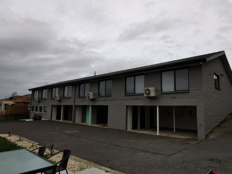 Youngtown Executive Apartments - 2BR Included, Free Parking & Wifi, Sofa Bed & Cot Fee Applies - Accommodation Cooktown 20