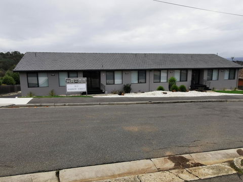 Youngtown Executive Apartments - 2BR Included, Free Parking & Wifi, Sofa Bed & Cot Fee Applies - Accommodation Cooktown 18