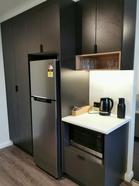 Youngtown Executive Apartments - 2BR Included, Free Parking & Wifi, Sofa Bed & Cot Fee Applies - Accommodation Cooktown 29