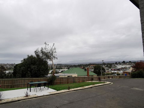 Youngtown Executive Apartments - 2BR Included, Free Parking & Wifi, Sofa Bed & Cot Fee Applies - Accommodation Cooktown 22