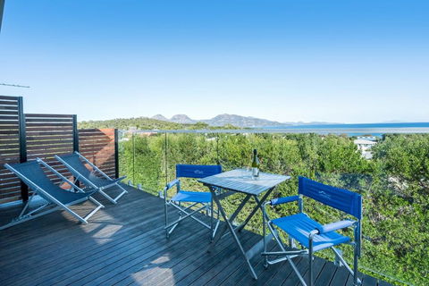 Freycinet Panorama - Accommodation Cooktown 0