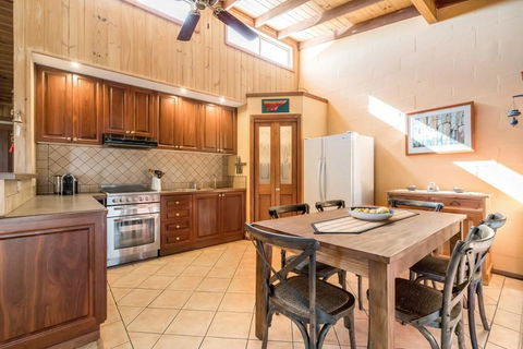 Freycinet Panorama - Accommodation Cooktown 8