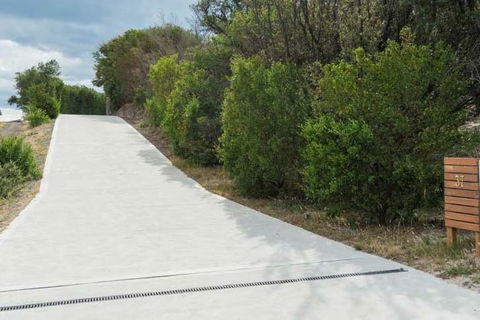 Freycinet Panorama - Accommodation Cooktown 1
