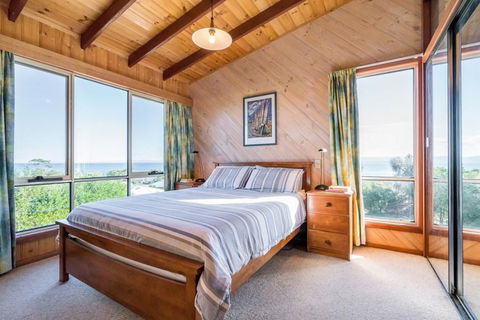 Freycinet Panorama - Accommodation Cooktown 11