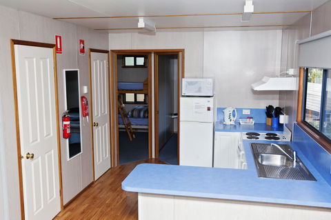 Seven Mile Beach Cabin And Caravan Park - Accommodation Cooktown 11