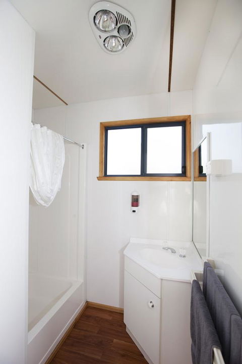 Seven Mile Beach Cabin And Caravan Park - Accommodation Cooktown 17