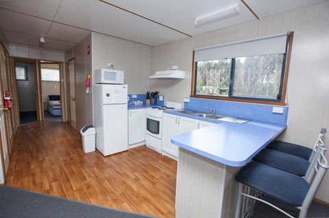 Seven Mile Beach Cabin And Caravan Park - Accommodation Cooktown 3
