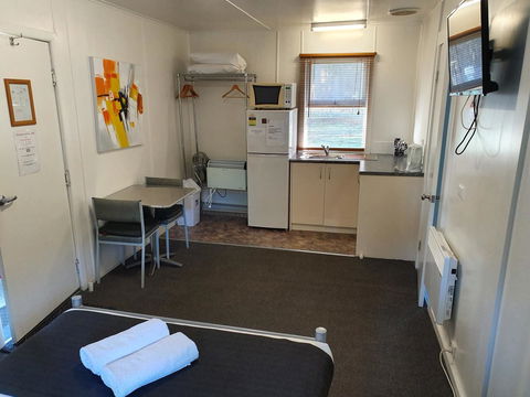 Seven Mile Beach Cabin And Caravan Park - Accommodation Cooktown 21