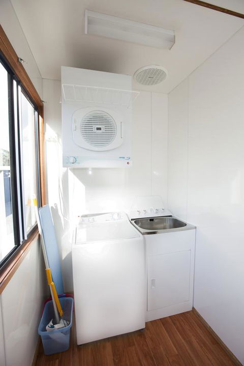 Seven Mile Beach Cabin And Caravan Park - Accommodation Cooktown 5