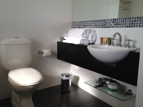Auldington Hotel - Accommodation Cooktown 4