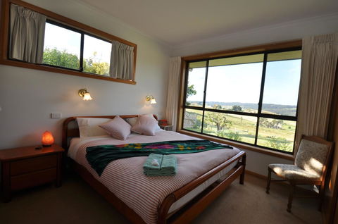 Plovers Ridge Country Retreat - Accommodation Cooktown 1