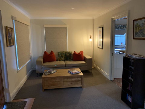 City Townhouse Walking Distance To City - Accommodation Cooktown 2