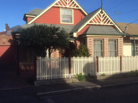 City Townhouse Walking Distance To City - Accommodation Cooktown 0