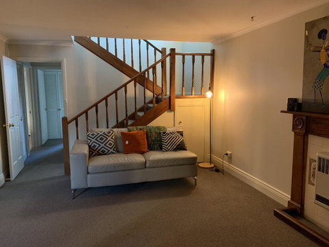 City Townhouse Walking Distance To City - Accommodation Cooktown 1