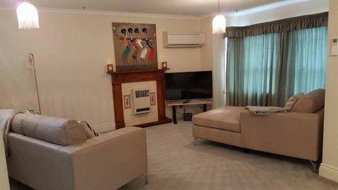 City Townhouse Walking Distance To City - Accommodation Cooktown 5