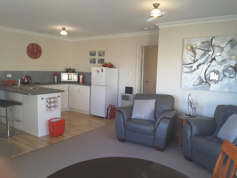 On The Terrace - Accommodation Cooktown 7