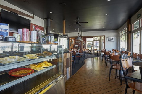 Bushman's Cafe - Accommodation Cooktown 2